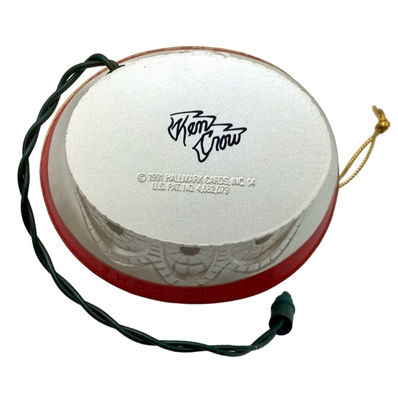 Hallmark 1991 “Arctic Dome” Magic Blinking Lights & Motion Ornament - Picture 15 of 15